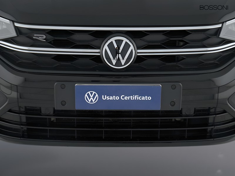 13 - Volkswagen Taigo 1.0 tsi 115cv r-line