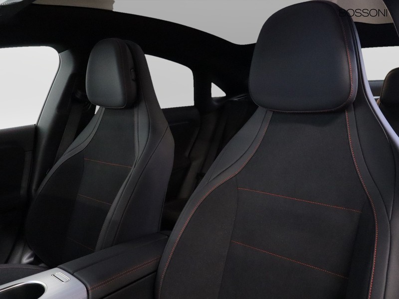 7 - Mercedes CLA 200 premium 4matic auto