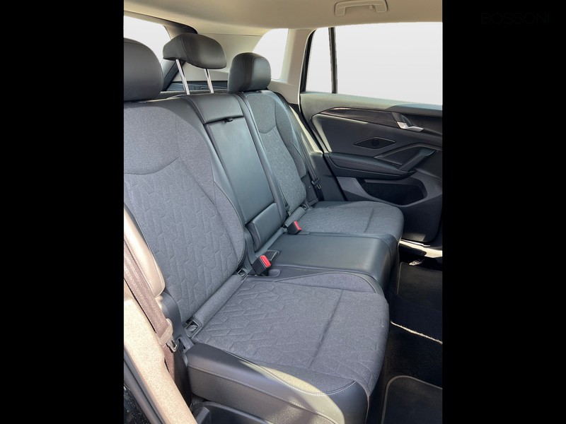 13 - Volkswagen Tiguan 2.0 tdi scr 150cv life dsg