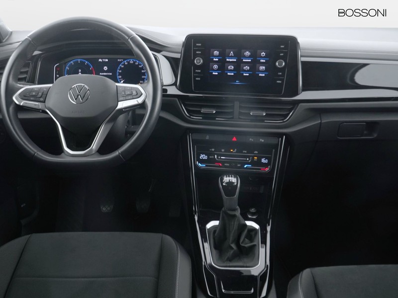 7 - Volkswagen T-Roc 1.0 tsi 110cv style