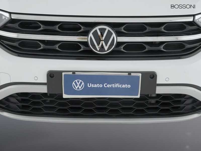 13 - Volkswagen T-Roc 1.0 tsi 110cv style