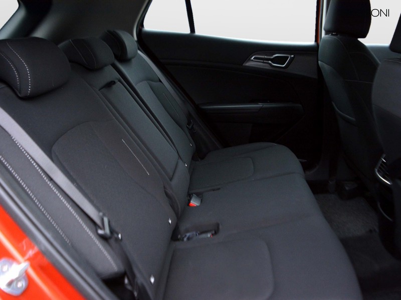 7 - Kia Sportage 1.6 crdi mhev business dct