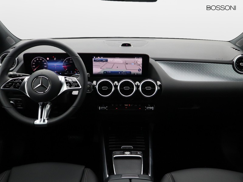 13 - Mercedes GLA 200 d progressive extra 8g-dct