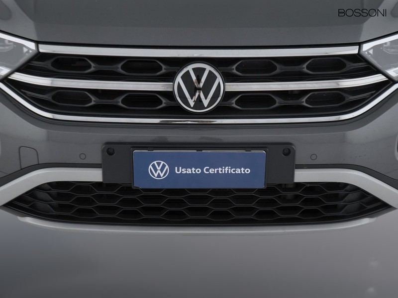 13 - Volkswagen T-Roc 1.0 tsi 110cv style