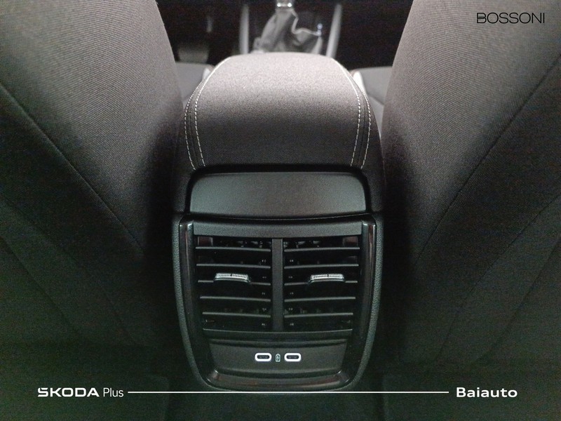 13 - Skoda Kamiq 1.0 tsi 115cv black dots dsg