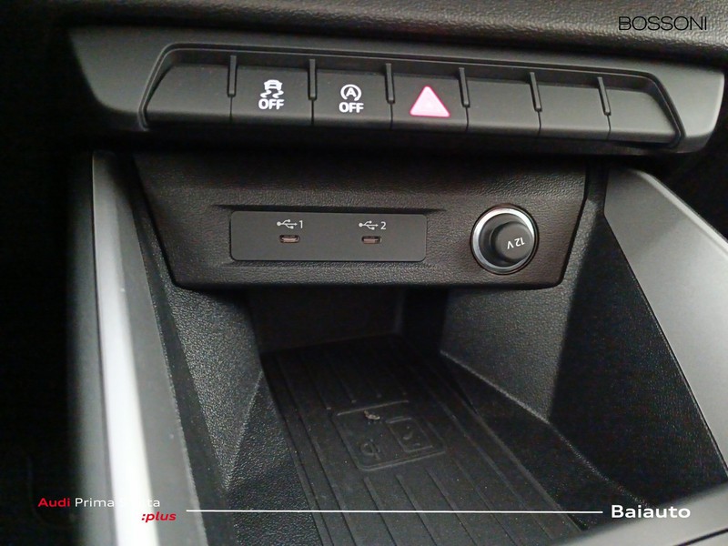 13 - Audi A1 sportback 30 1.0 tfsi 116cv business s tronic
