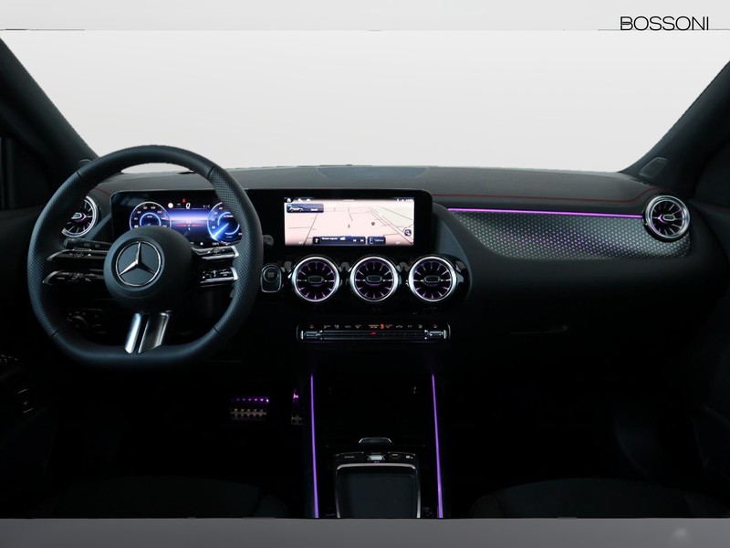 13 - Mercedes EQA 300 amg line advanced plus 4matic