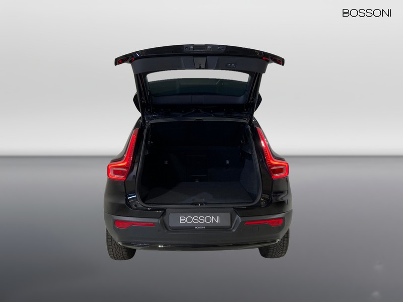 13 - Volvo XC40 1.5 t5 recharge plug-in-hybrid plus dark automatico