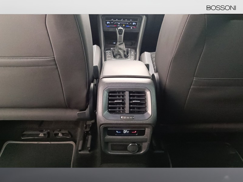 19 - Volkswagen Tiguan 2.0 tdi scr 150cv r-line dsg