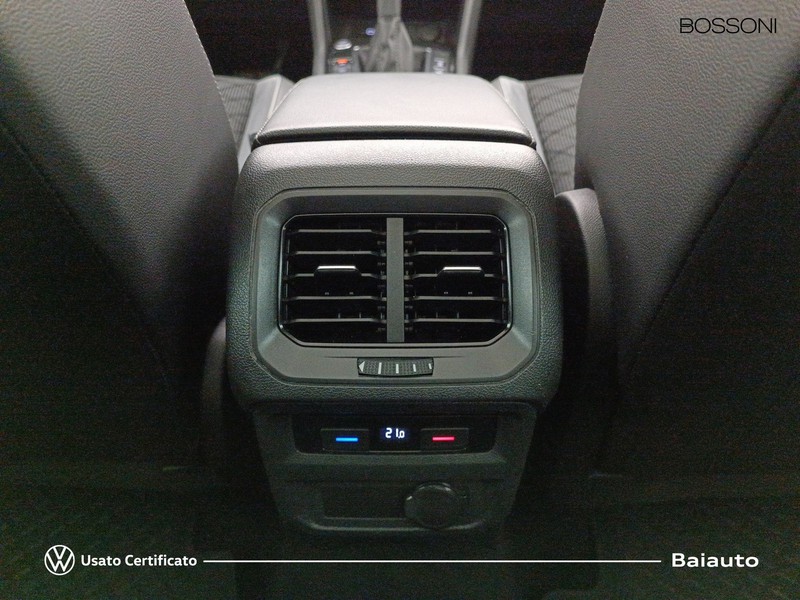 13 - Volkswagen Tiguan 2.0 tdi scr 200cv r line 4motion dsg