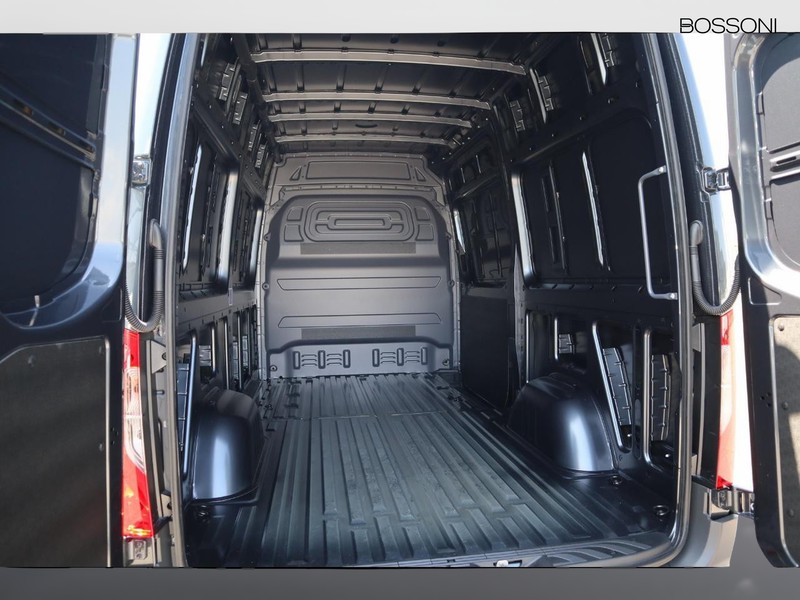 13 - Mercedes Vans Sprinter 317 rwd 2.0 cdi f 37/35 pro