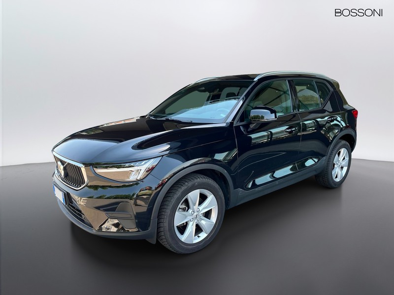1 - Volvo XC40 2.0 b3 core automatico