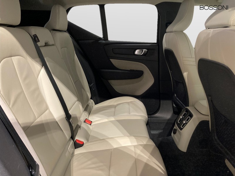7 - Volvo XC40 1.5 t5 recharge plug-in-hybrid plus bright automatico