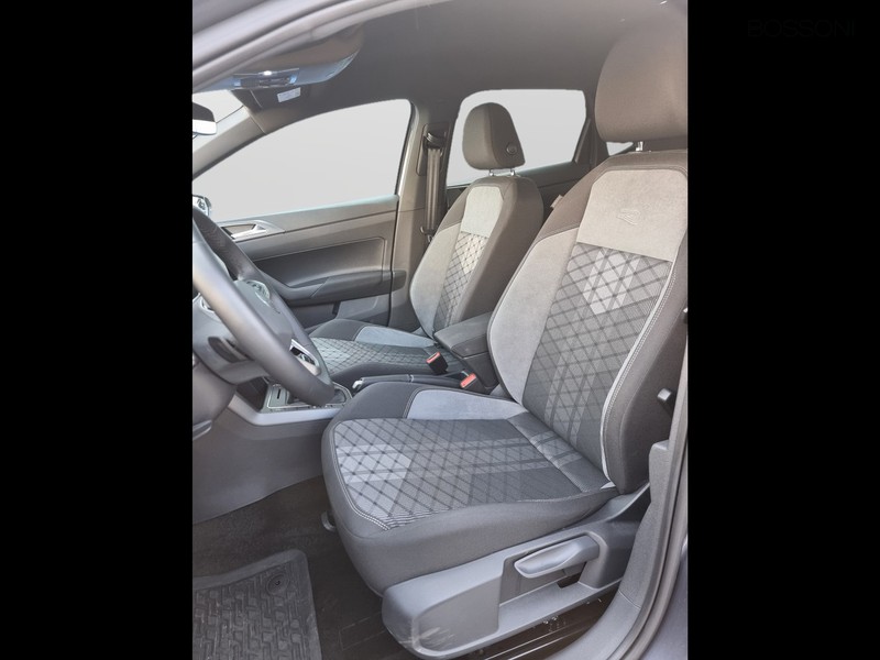 7 - Volkswagen Polo 1.0 tsi 95cv r-line plus dsg
