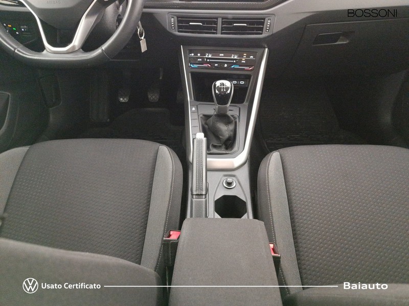 13 - Volkswagen Polo 1.0 tsi 95cv life