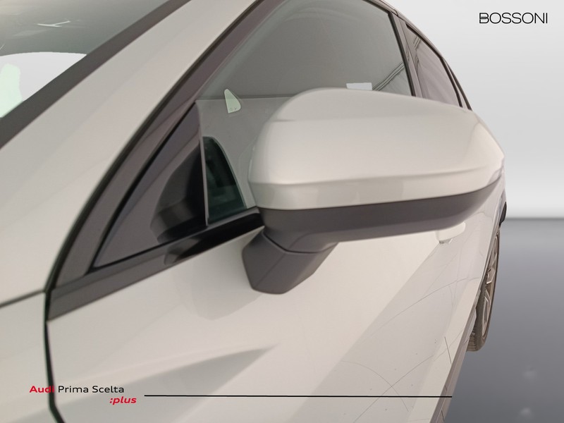 25 - Audi Q3 sportback 40 2.0 tdi 193cv s line edition quattro s tronic