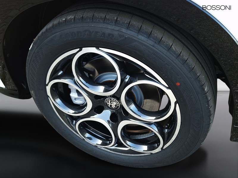 13 - Alfa Romeo Tonale 1.5 hybrid 175cv sprint tct7
