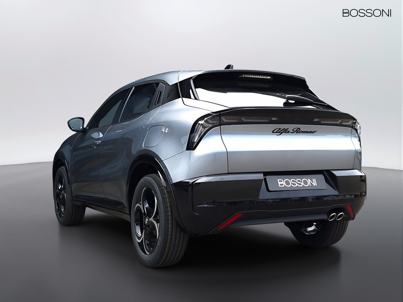 7 - Alfa Romeo Junior 1.2 hybrid 145cv ibrida ti edct6