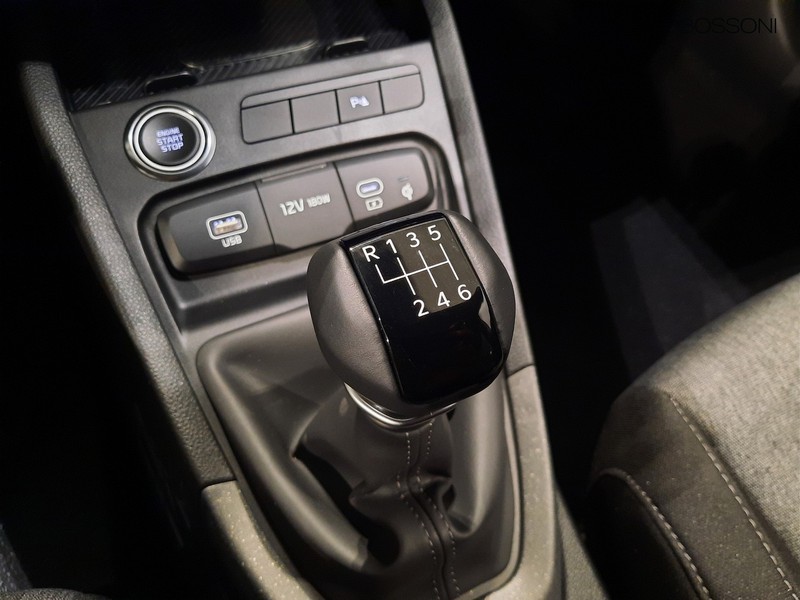 13 - Kia Stonic 1.0 t-gdi mhev style tech pack
