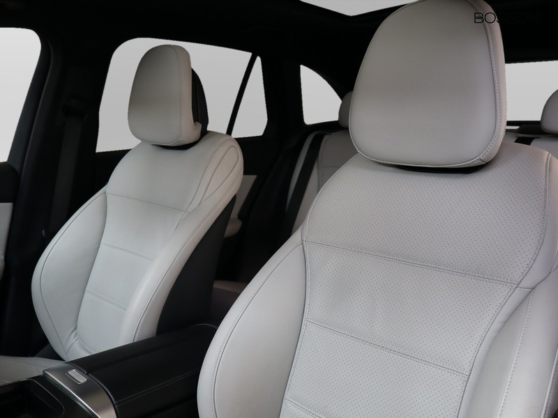 7 - Mercedes GLC suv 300 amg line premium plus 4matic 9g-tronic