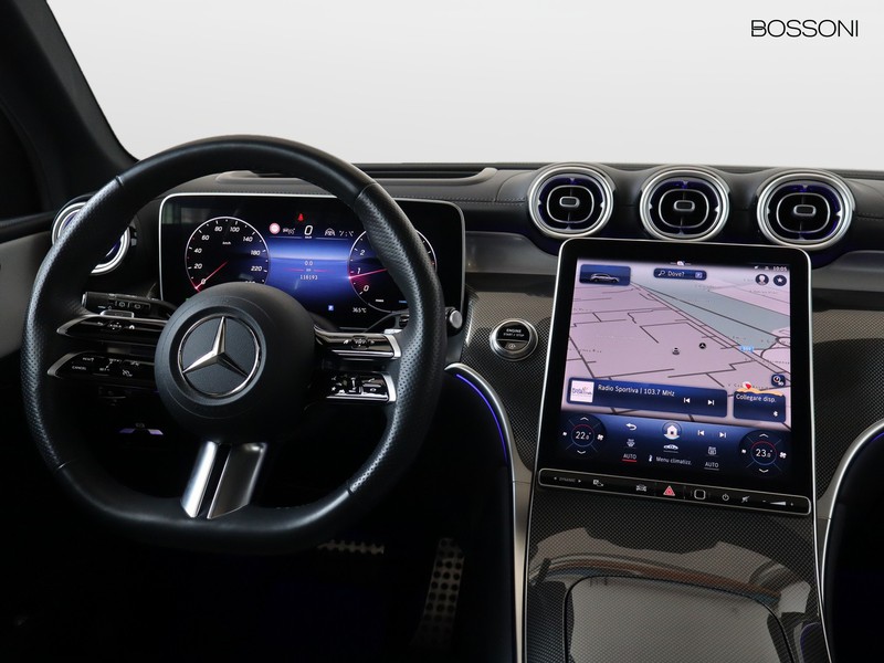 13 - Mercedes GLC suv 300 amg line premium plus 4matic 9g-tronic