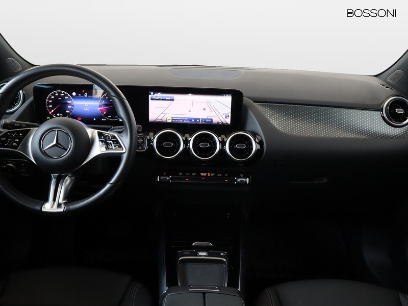 13 - Mercedes GLA 180 progressive advanced 7g-dct