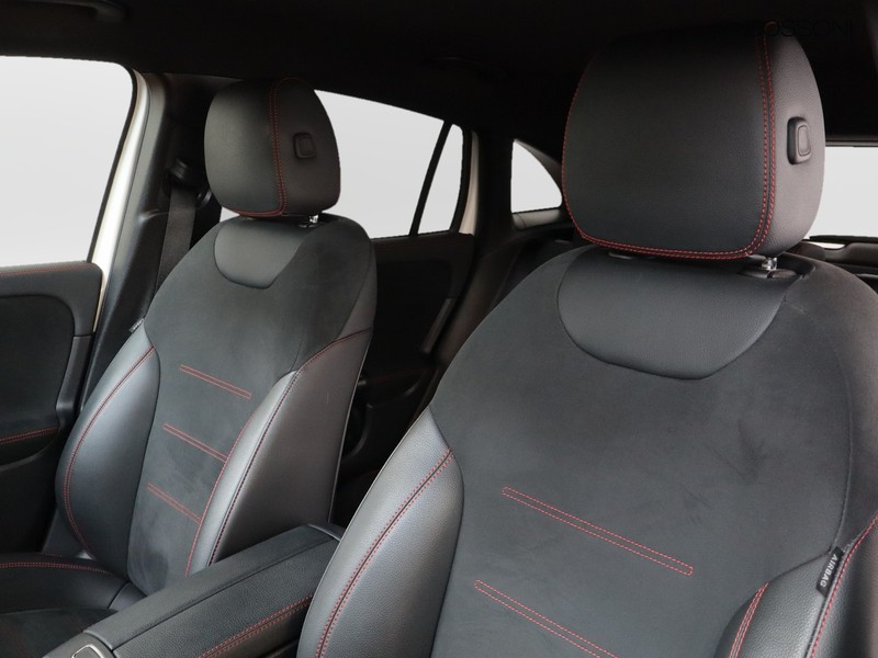 7 - Mercedes GLA 200 d amg line advanced plus 4matic 8g-dct