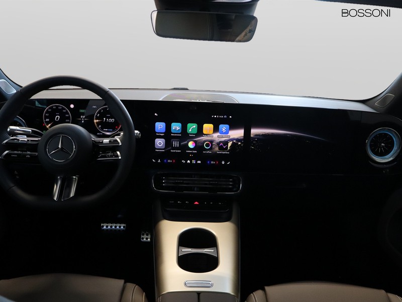 13 - Mercedes CLA 200 premium auto