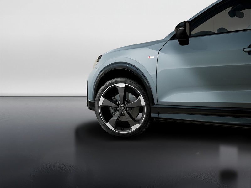 7 - Audi Q2 35 2.0 tdi identity black s tronic