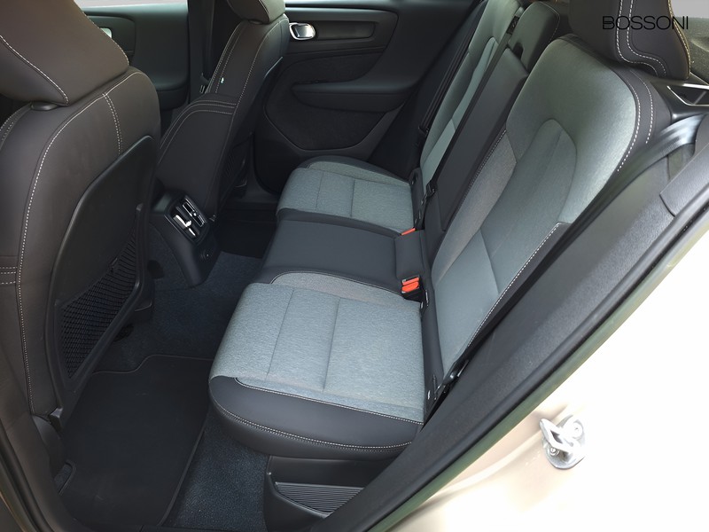 13 - Volvo XC40 1.5 t5 recharge plug-in-hybrid core automatico