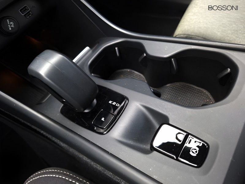 19 - Volvo XC40 1.5 t5 recharge plug-in-hybrid core automatico