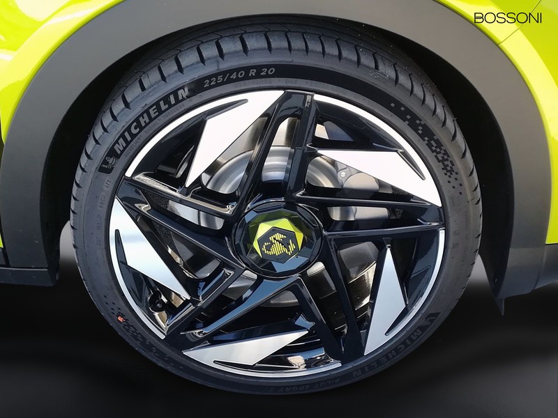 13 - Abarth 600e 54kwh turismo