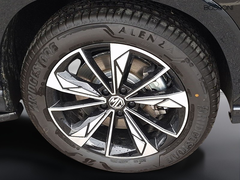 13 - Mg HS 1.5 phev luxury auto