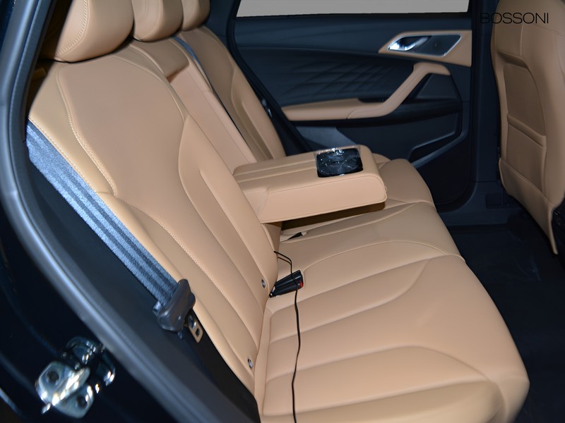 7 - Mg HS 1.5 phev luxury auto
