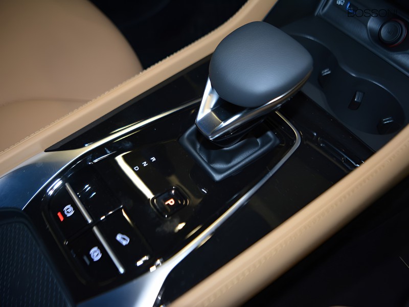 19 - Mg HS 1.5 phev luxury auto