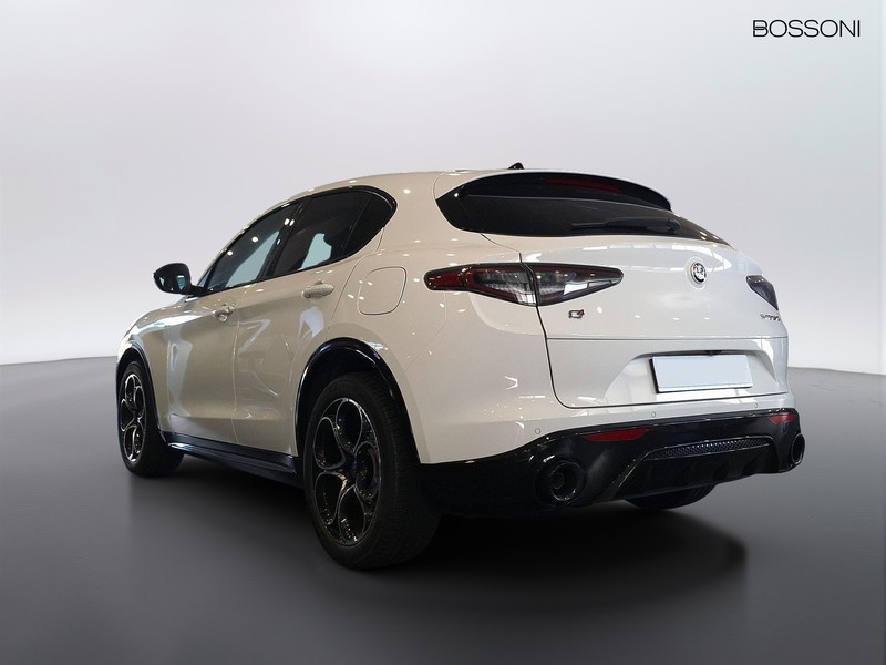 7 - Alfa Romeo Stelvio 2.2 turbo 210cv veloce q4 at8