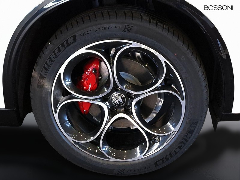 13 - Alfa Romeo Stelvio 2.2 turbo 210cv veloce q4 at8