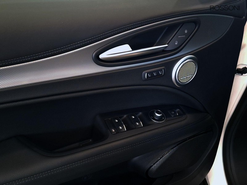 19 - Alfa Romeo Stelvio 2.2 turbo 210cv veloce q4 at8