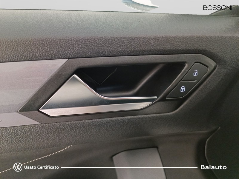 19 - Volkswagen T-Roc 2.0 tdi scr 115cv style