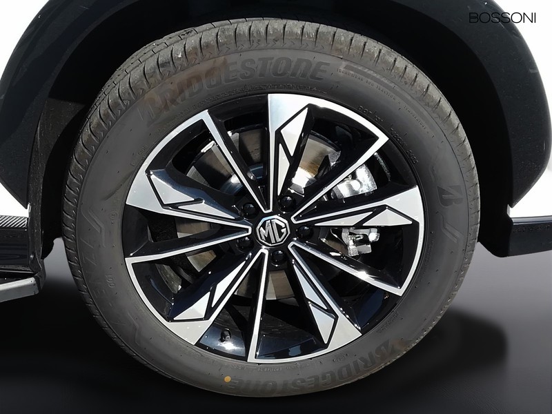 13 - Mg HS 1.5 phev luxury auto