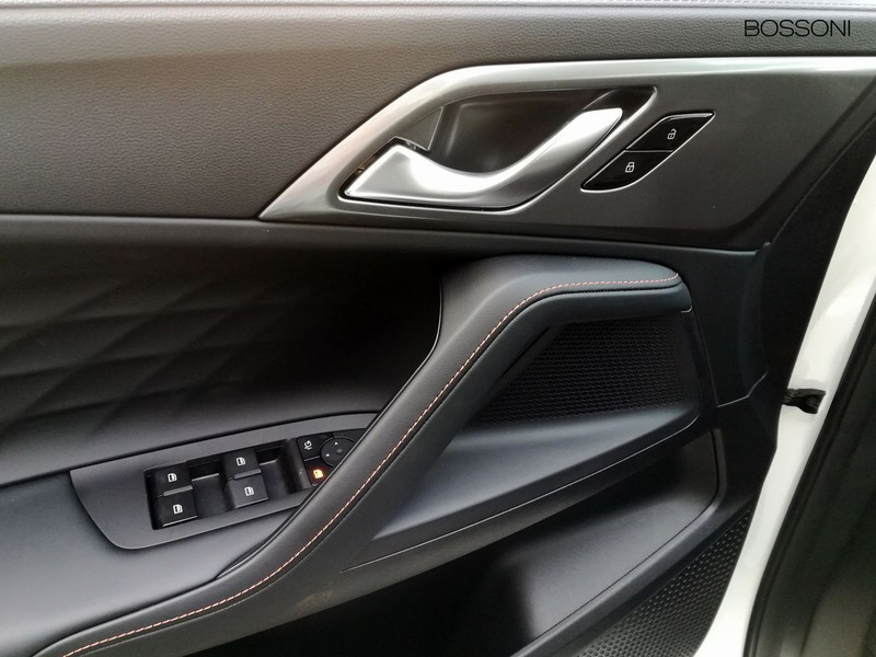 19 - Mg HS 1.5 phev luxury auto
