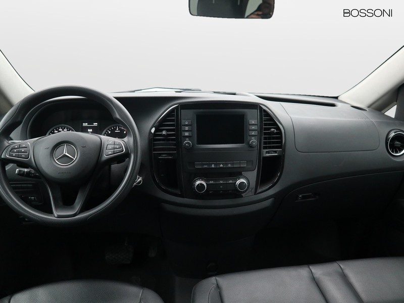 13 - Mercedes Vans Vito 114 cdi long tourer pro auto my20