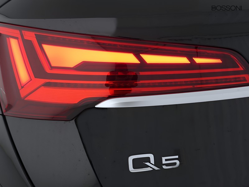7 - Audi Q5 40 2.0 tdi mhev 12v s line quattro s tronic