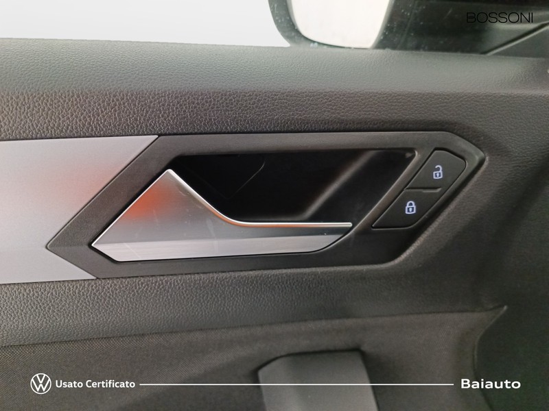 19 - Volkswagen T-Roc 2.0 tdi scr 150cv life dsg
