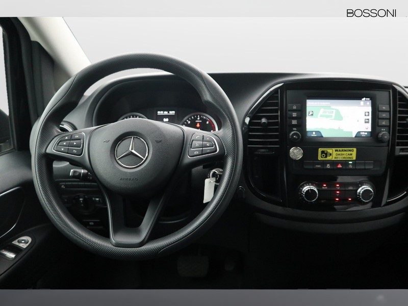 13 - Mercedes Vans Vito 116 cdi long tourer pro auto my20