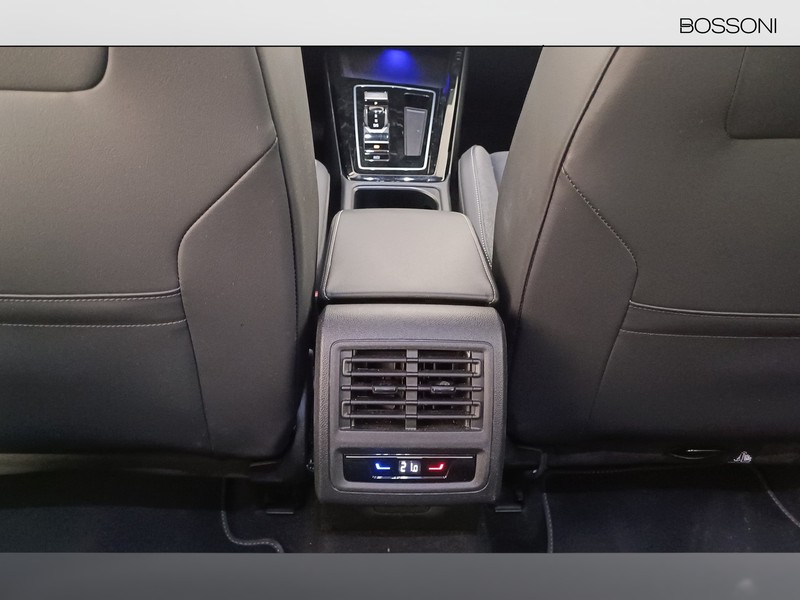 25 - Volkswagen Golf 2.0 tdi scr 150cv style dsg