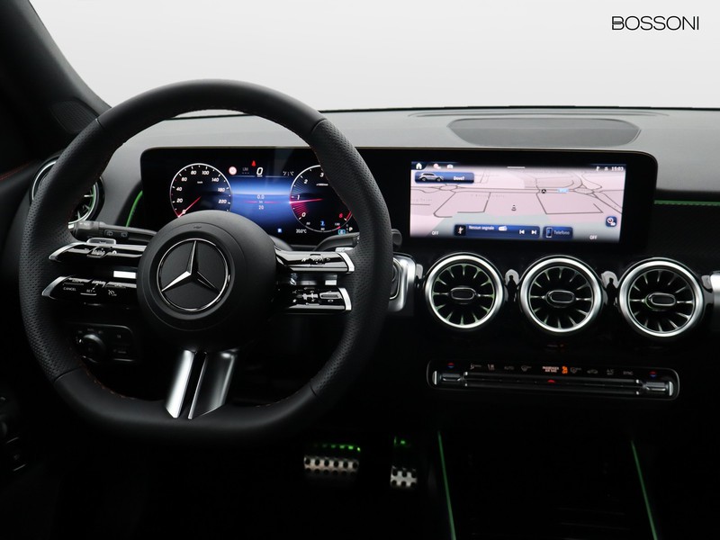 13 - Mercedes GLB 200 d amg line premium 8g-dct