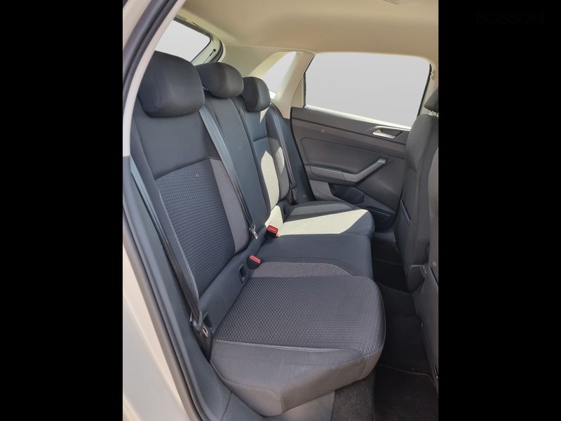 13 - Volkswagen Polo 1.0 tsi 95cv life dsg
