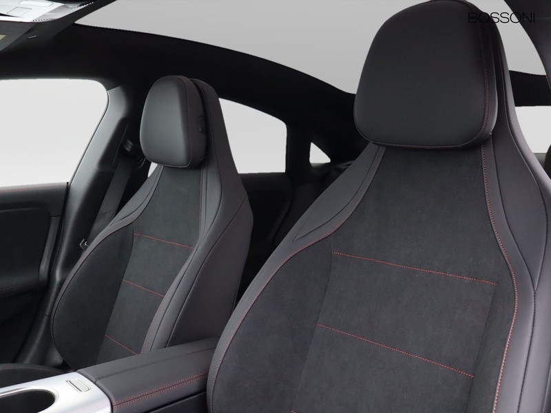 7 - Mercedes CLA 220 premium 4matic auto