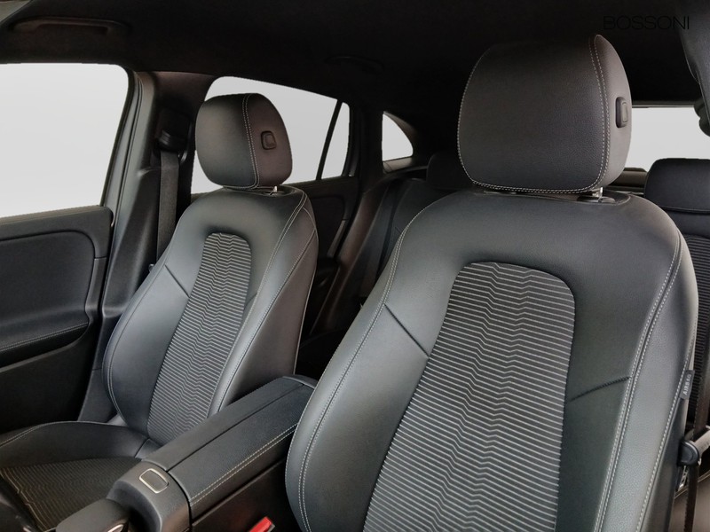 7 - Mercedes GLA 200 d sport plus 8g-dct